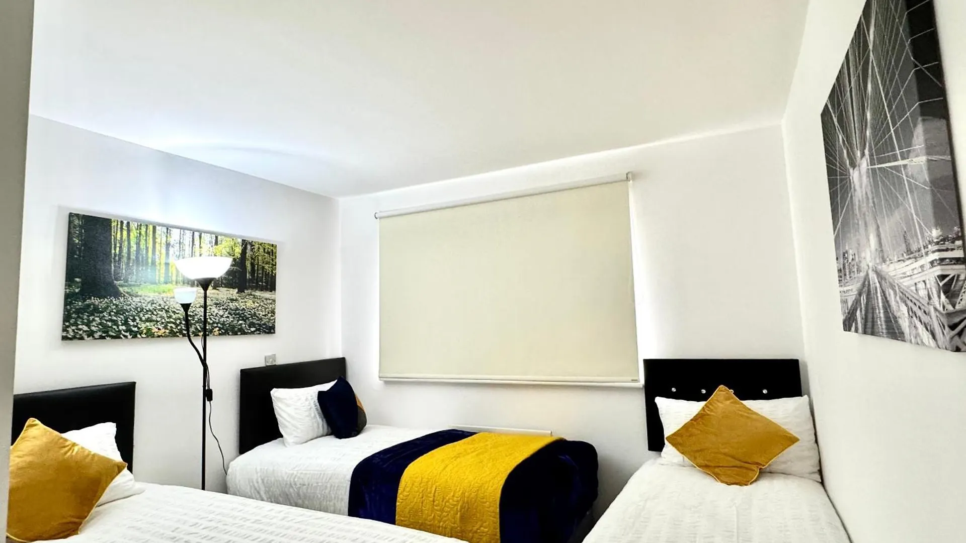 2 Bed, 2 Bath, Ground Floor Whole Apartment With Parking, Near Central London & Stratford, Close To Station, Zone 2