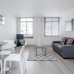 Roomspace Serviced Apartments - River House Apartment