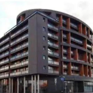 O2 Excel Airport Apartment
