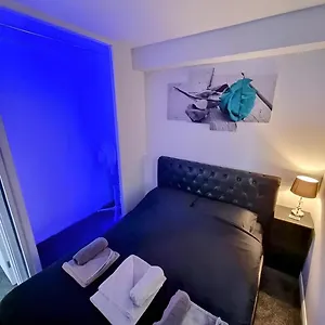 Sleek & Stylish - E15 With Parking Apartment
