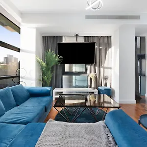Riverside 2 Bedroom Stratford Apartment