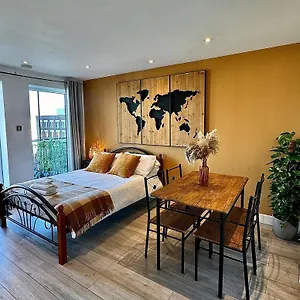 Cozy Flat With Balcony Apartment
